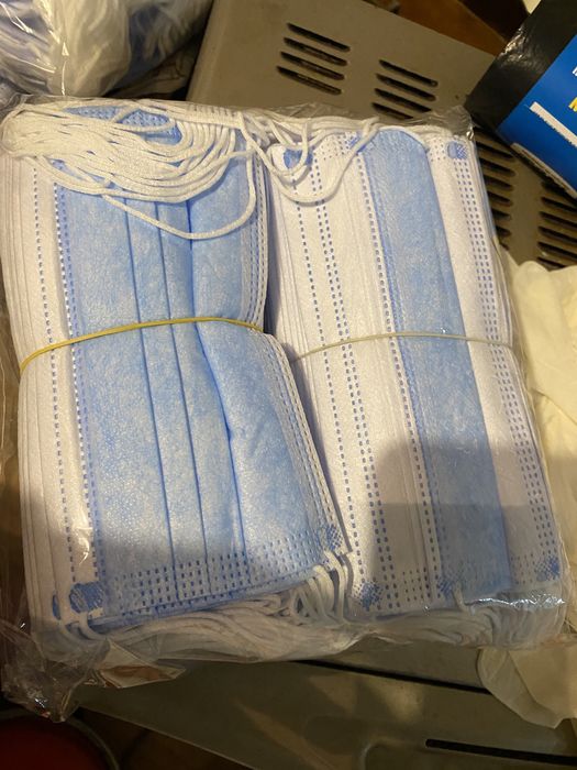 Маски и перчатки