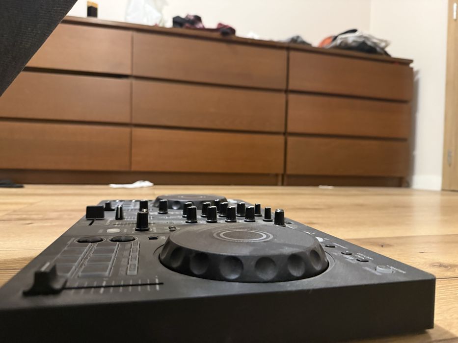 Pioneer DJ DDJ-FLX4 – kontroler DJ