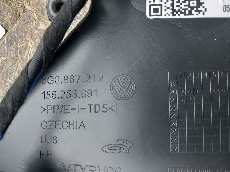 Forra porta / quartela trás direita VOLKSWAGEN Arteon (3H7, 3H8)