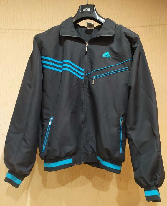 Ветровка  Adidas р-р- XL ( пр-во Германия)
