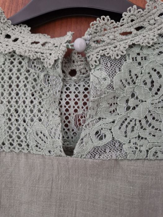 Elegancka bluzka khaki z koronką, r. S/M