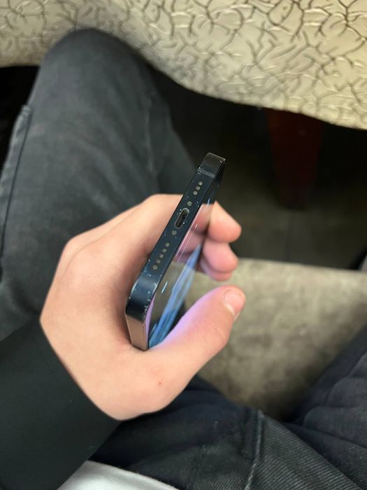 Айфон 12 на 64 гб акб 78%