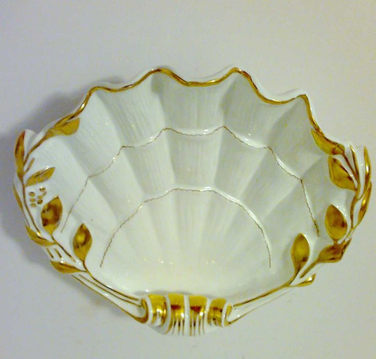 Concha da Vista Alegre  com aplicação de ouro