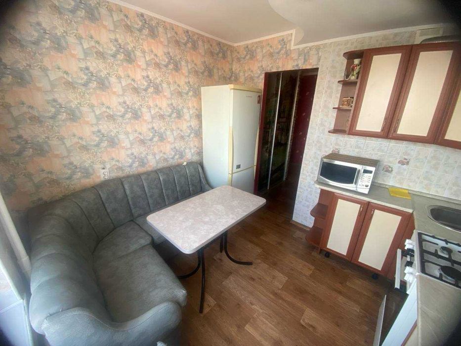 Центр, вул. Покровька, медичний центр Асклепій