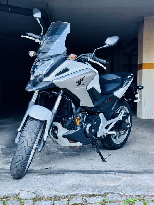 Honda NC750X (2018) – Estado de Nova (1.080 km reais)