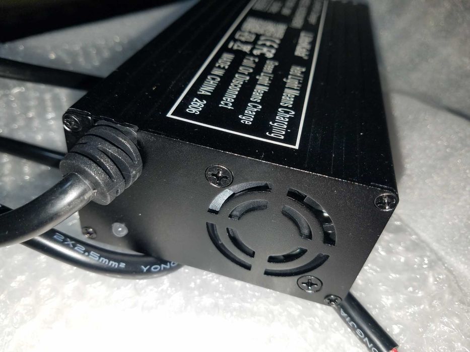Зарядний пристрій Liitokala LiFePO4 14.6V 20A для акумуляторів