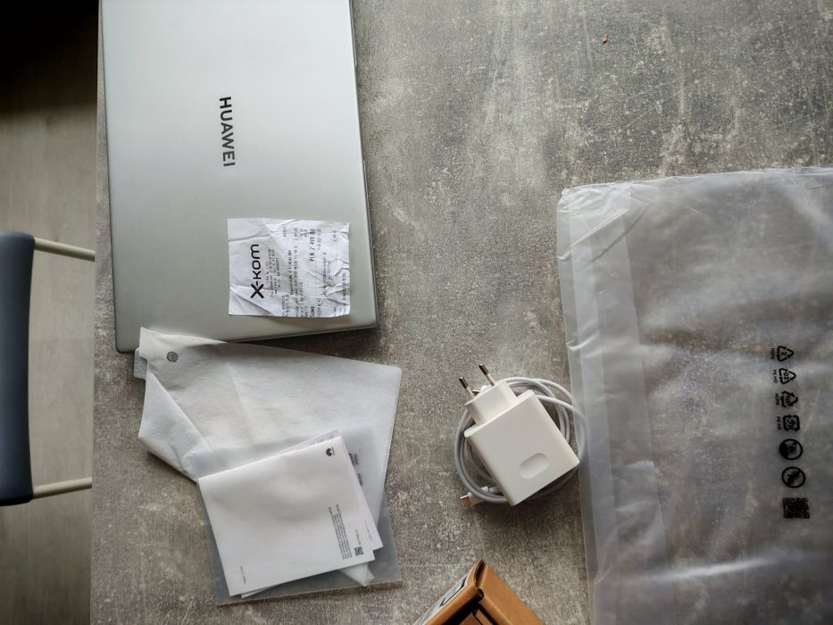 Huawei mate book d15, i5-1135g7, Windows 11,