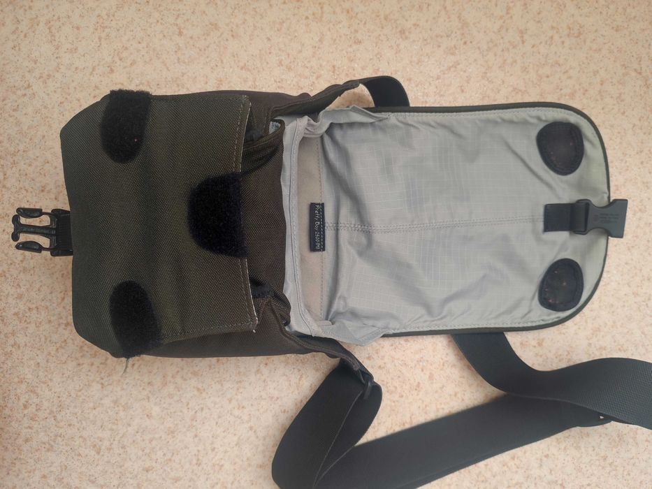 Crumpler Pretty Boy 2500 M — стильна фотосумка