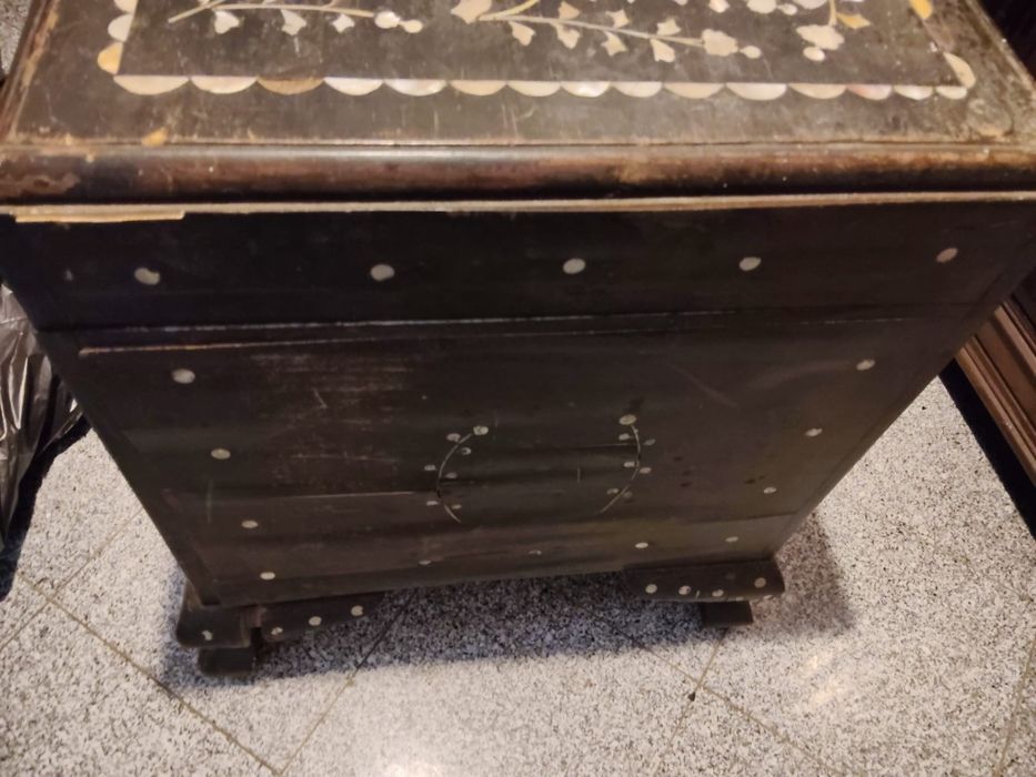 Arca baú com pendentes chinês