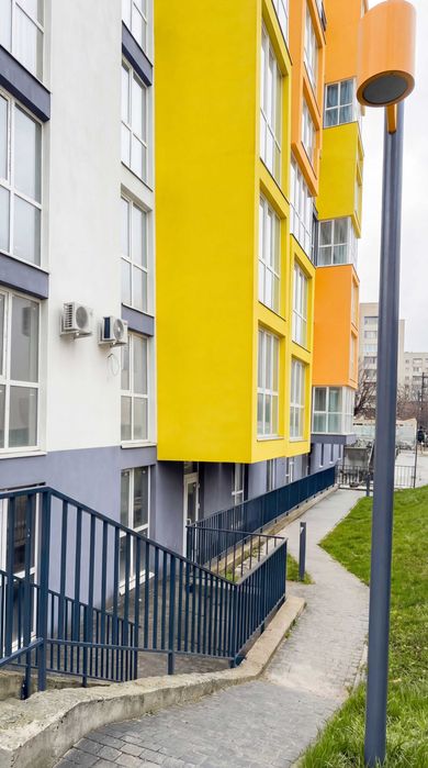 Оренда комерційного приміщення 65,7 м² у ЖК «Riel City» (Без Комісії)