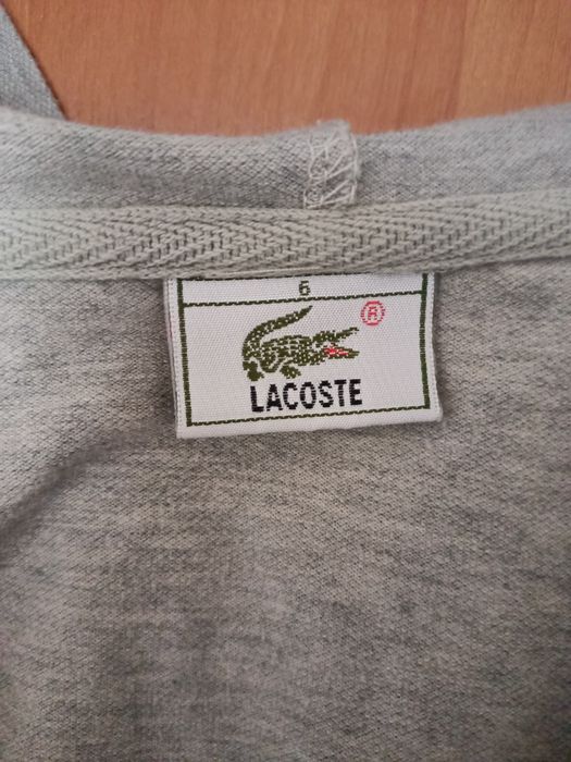Bluzka z kapturem Lacoste