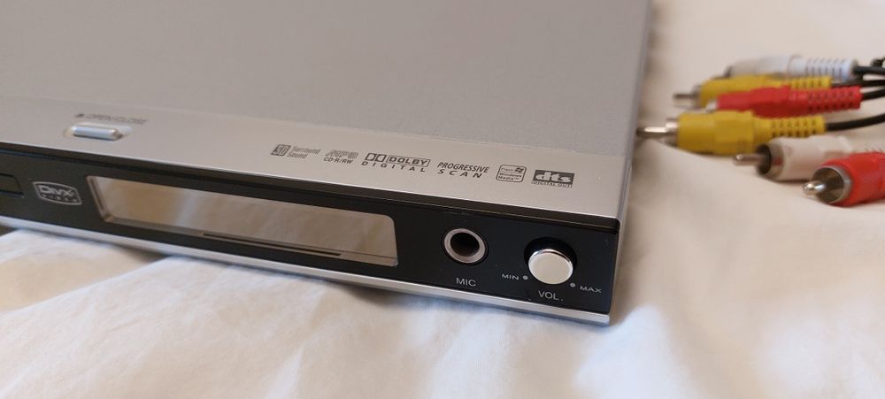 DVD програвач плеєр LG