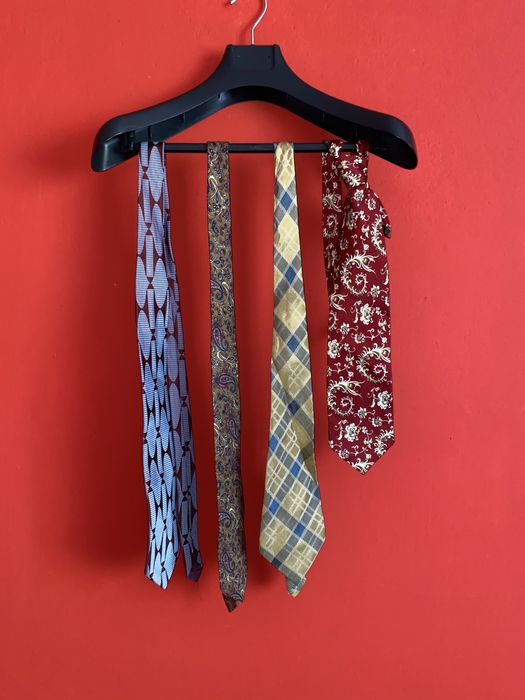 Krawat  4 sztuki