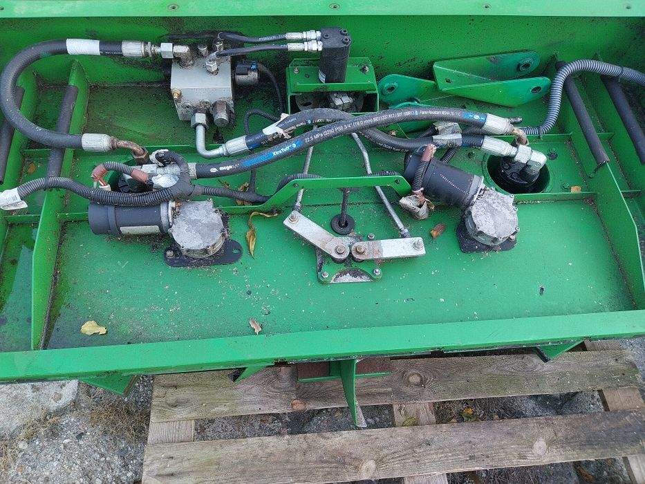 Rozrzutnik plew John Deere s670