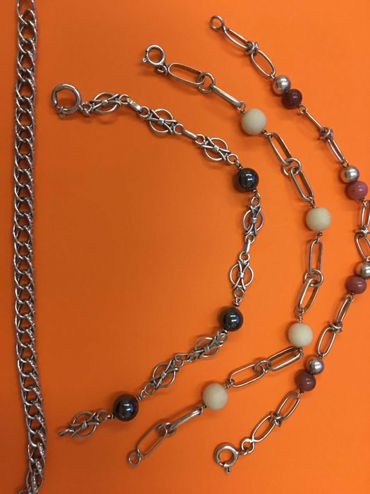 Várias Pulseiras de Prata
