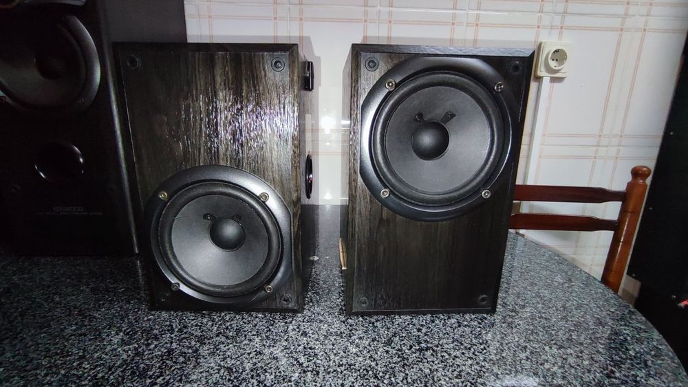 Colunas Kenwood music center