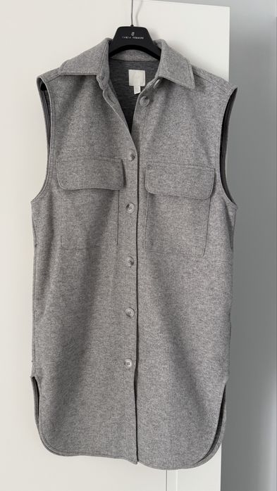 Жіноча безрукавка