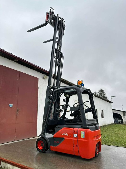 Штабелер електричний Навантажувач LINDE E18-02 1.8t 4.53m камера 2020