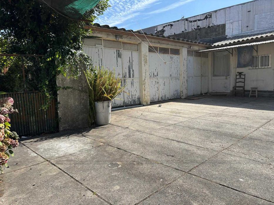 2 Prédios no Porto zona privilegiada para reconstruir