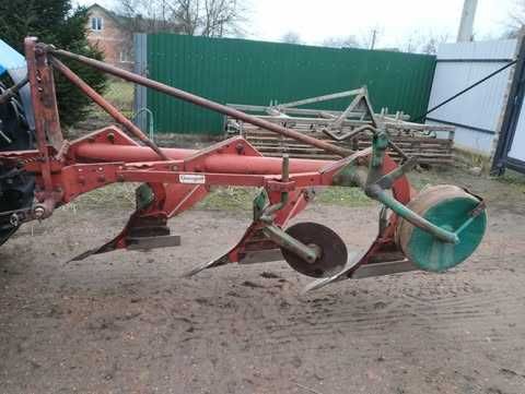 Плуг KVERNELAND трьохкорпусний