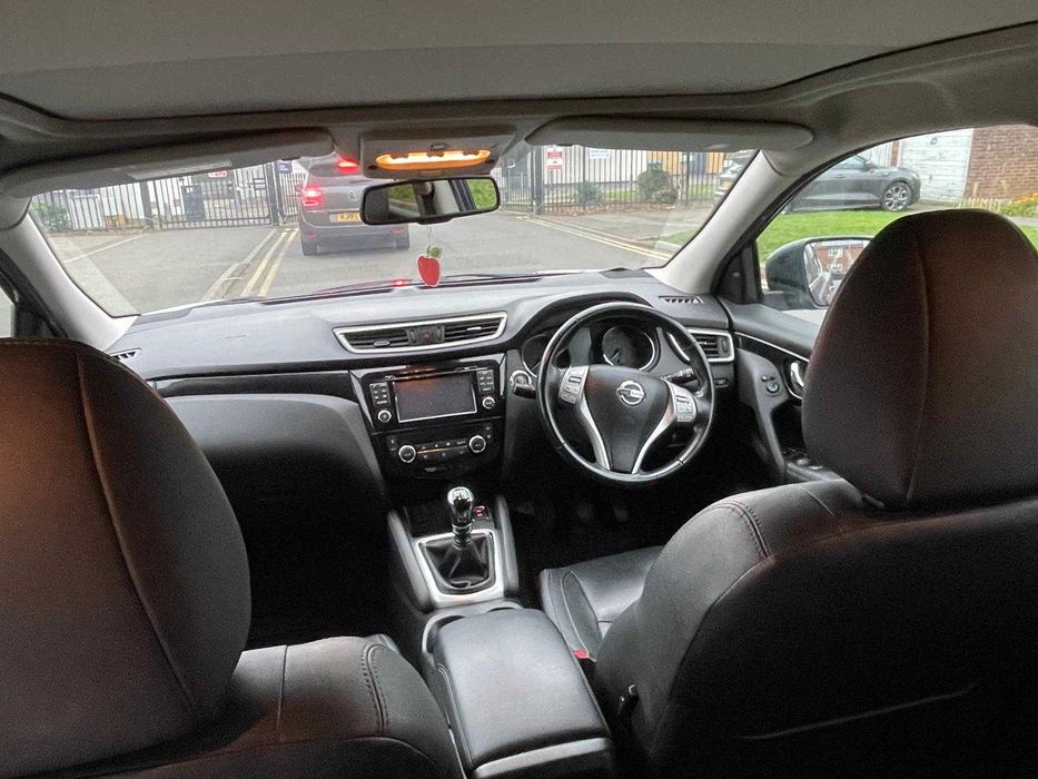 Nissan Qashqai 1.5 dCi Tekna (Inglês)