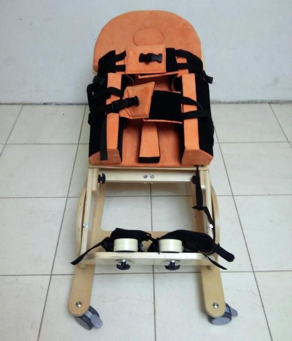 Статический вертикализатор КОТЕНОК 1 AkcesMed Standing frame CAT 1