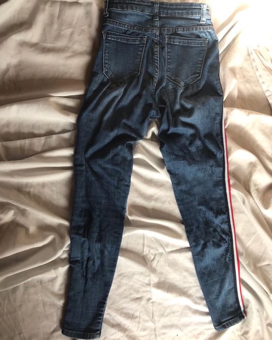 Calças de ganga / Jeans com riscas laterais