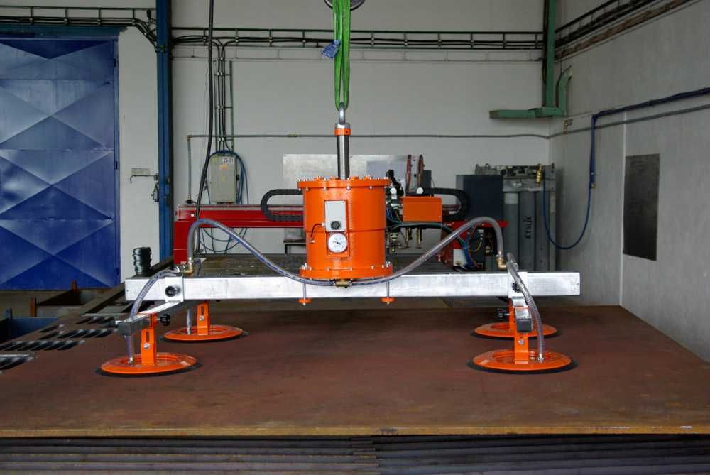 Próżniowy samozasysający manipulator