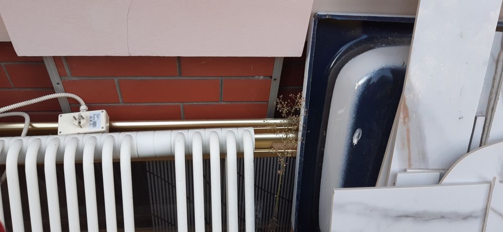 Grzejnik Buderus z mozliwoscią podłaczenia do prądu
