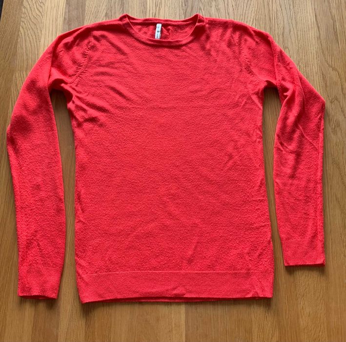 Czerwony sweterek Reserved