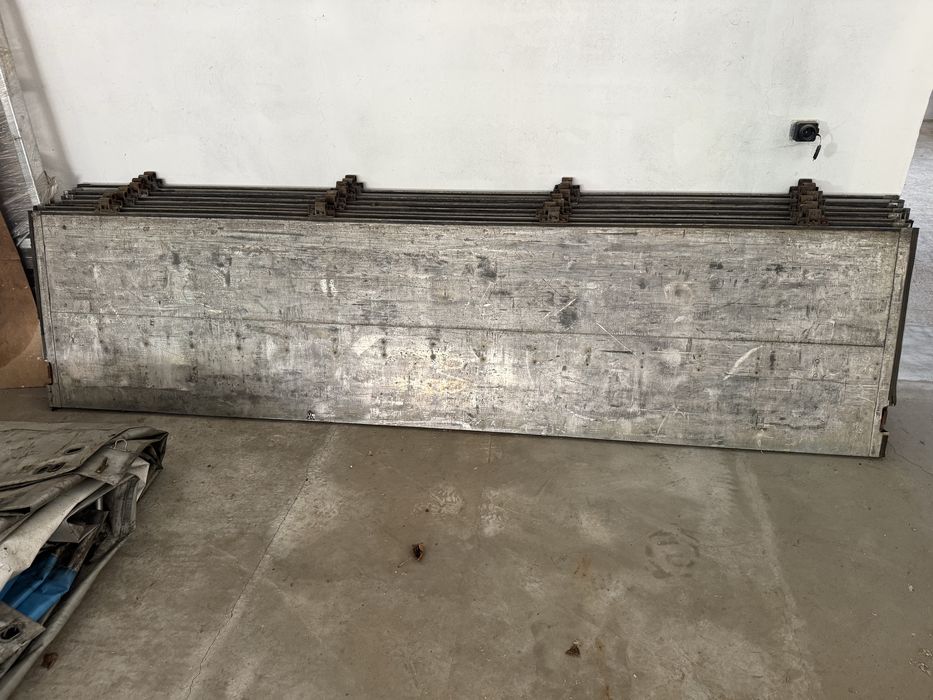 Борт з напів причепа schwarzmuller