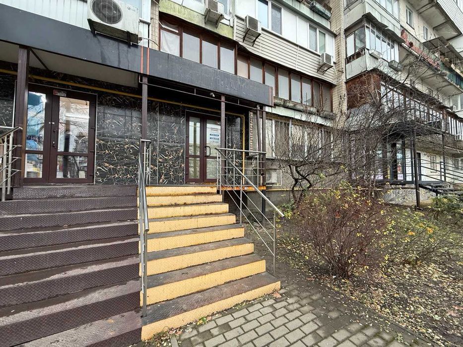 пр-т Оболонський 7.Фасад 52м.Орендатор.Метро 100 метрDream Town-1.БЕЗ%