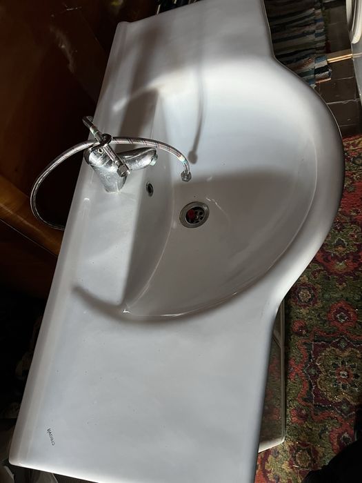 Продам умывальник с тумбой