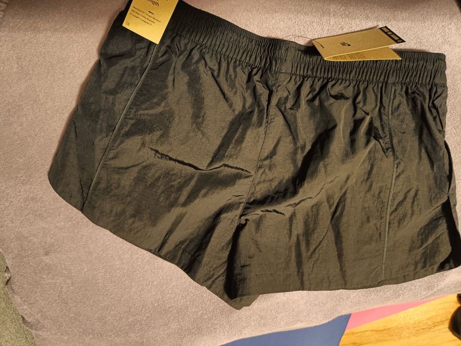 Nike Wind Runner 2inch woven shorts in black Rozmiar L