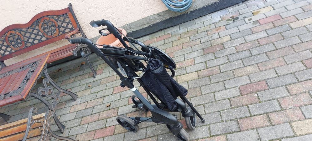 Chodzik,balkonik dla osoby starszej