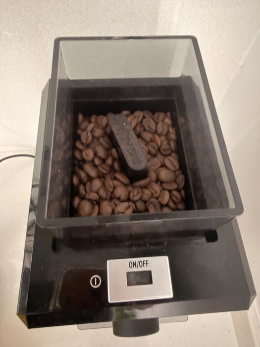 Maquina Café Delonghi Dedica + Moedor de grao