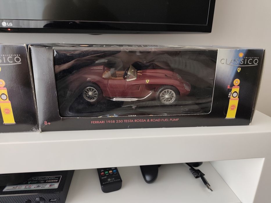 1/18 Ferrari testarossa 1958 com road fuel pump Shell Maisto