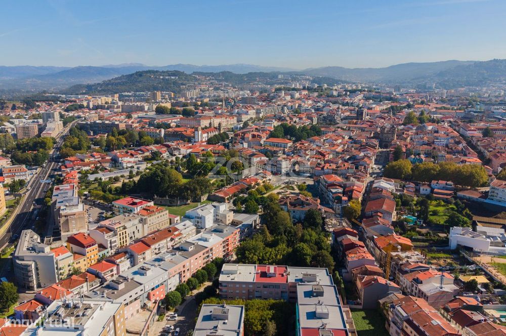 Apartamento T4 com 189m2 em Maximinos - Braga