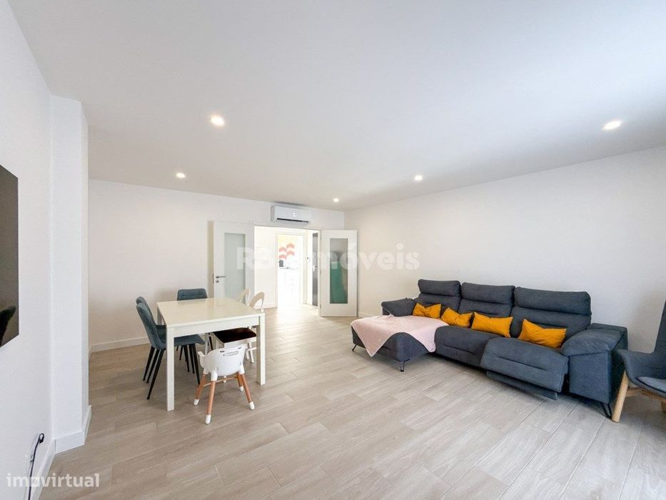 Apartamento T3 Semi-Novo, c/ Garagem - em Constância
