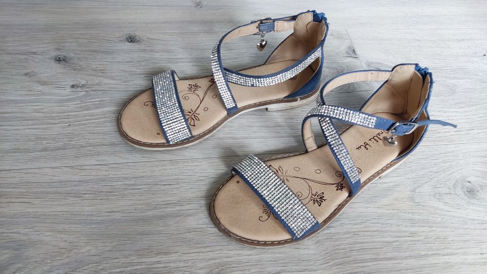 Sandały  rozmiar 33