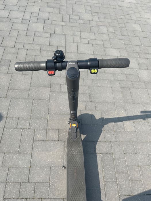 Hulajnoga NINEBOT KickScooter E22E