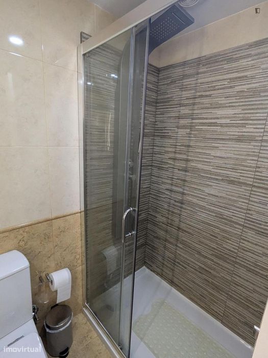 Quarto - localizado em Ramalde Porto