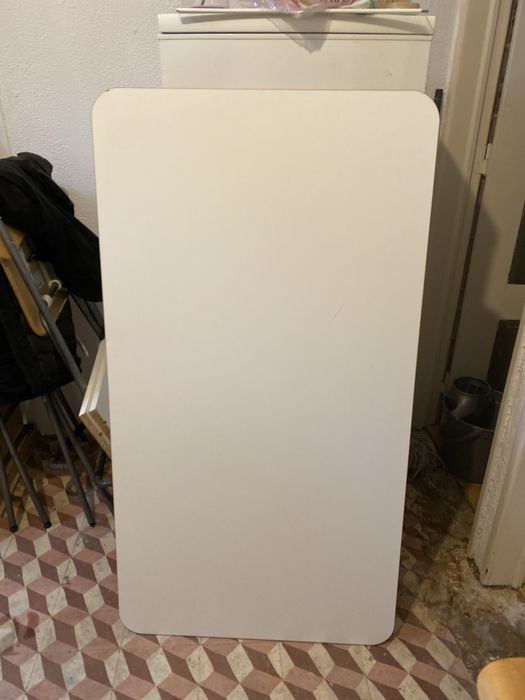 4 Cadeiras alta IKEA FRANKLIN + Mesa BILLSTA