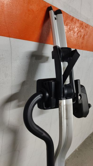 Vendo suporte de tejadilho para bicicletas da Mini