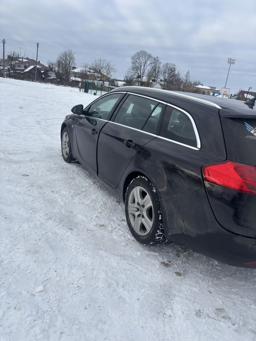 Продам овто опель інсігнія 2011 рік