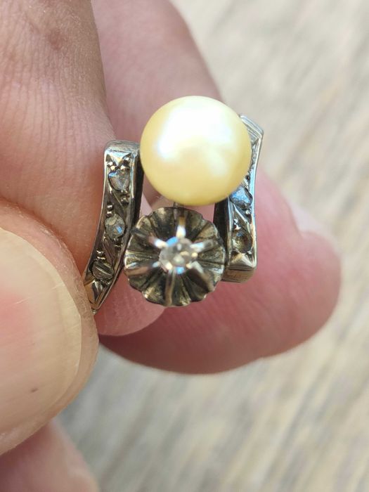 Anel de noivado antigo