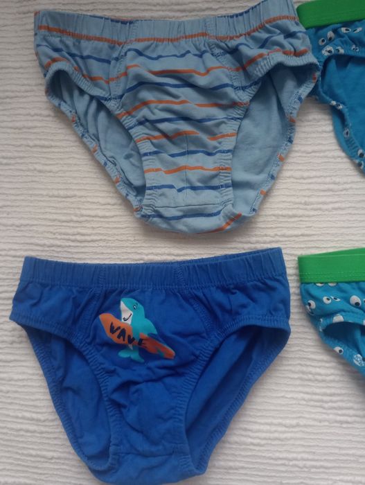 Majtki chłopięce r. 110/116  zestaw 8 szt. 5 10 15