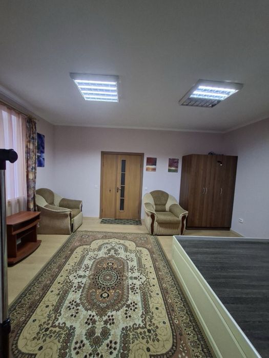 Продаж двокімнатної квартири,півособняк