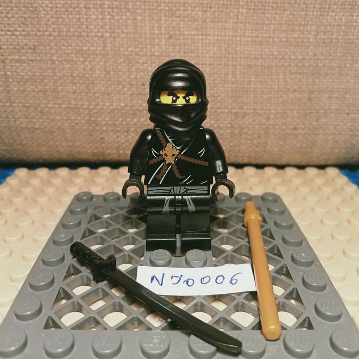 NJO006 Cole Golden Weapons Lego Ninjago stan BDB + katana + kij