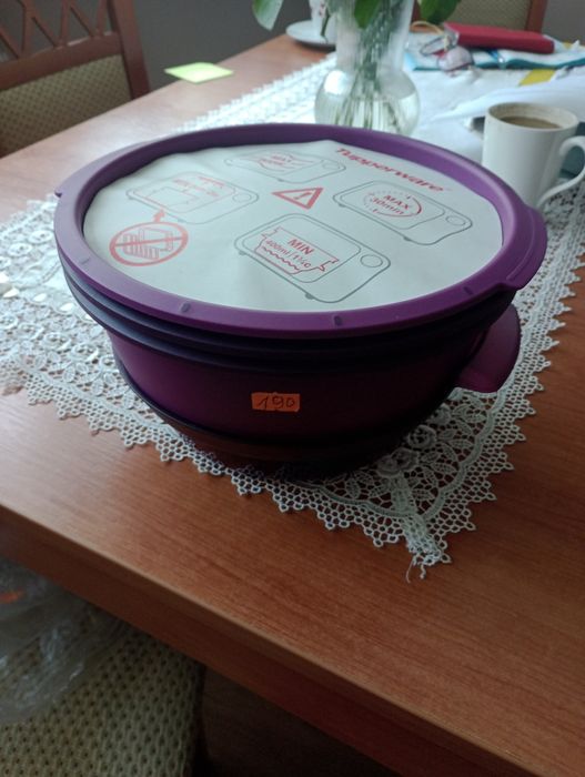 Do gotowania w mikrofali. Tupperware.